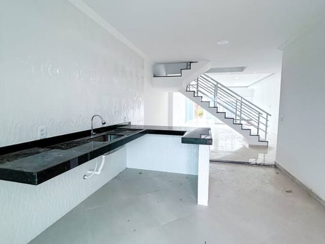 Casa com 200m² 3 quartos e 3 banheiros, à venda, no bairro Lagoa em Macaé