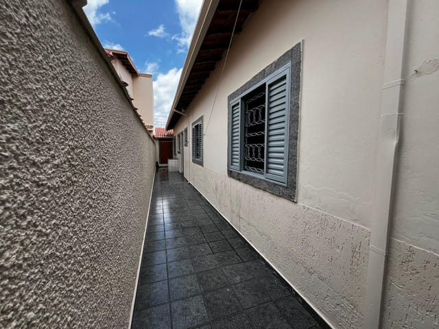 Casa 3 quartos e 2 banheiros, para alugar, no bairro Jardim Olímpico em Pouso Alegre
