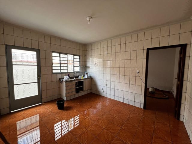 Casa 3 quartos e 2 banheiros, para alugar, no bairro Jardim Olímpico em Pouso Alegre