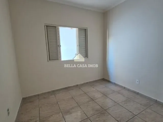 Casa com 200m² 3 quartos e 3 banheiros, para alugar, no bairro Conjunto Habitacional Júlio de Mesquita Filho em Sorocaba