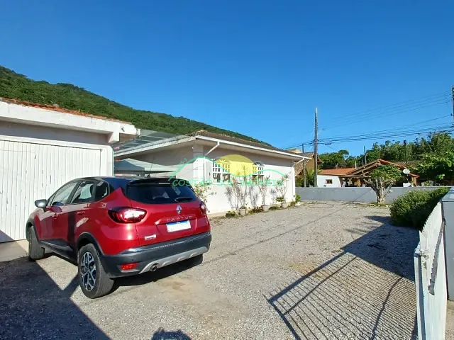 Casa 3 quartos e 1 banheiro, à venda, no bairro Armação do Pântano do Sul em Florianópolis