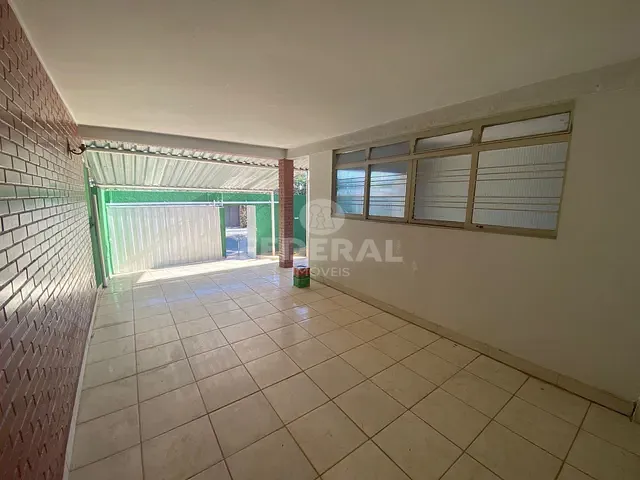 Casa com 360m² 3 quartos e 2 banheiros, para alugar, no bairro Setor Oeste em Goiânia