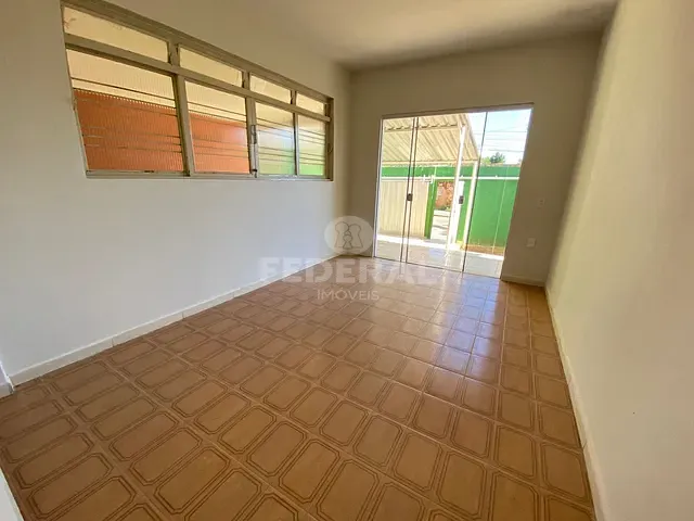 Casa com 360m² 3 quartos e 2 banheiros, para alugar, no bairro Setor Oeste em Goiânia
