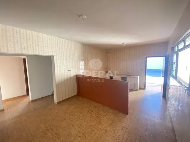 Casa com 360m² 3 quartos e 2 banheiros, para alugar, no bairro Setor Oeste em Goiânia