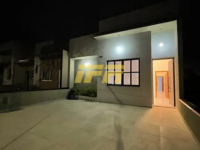 Casa 3 quartos e 3 banheiros, à venda, no bairro Condomínio Residencial e Comercial Laguna em Pindamonhangaba