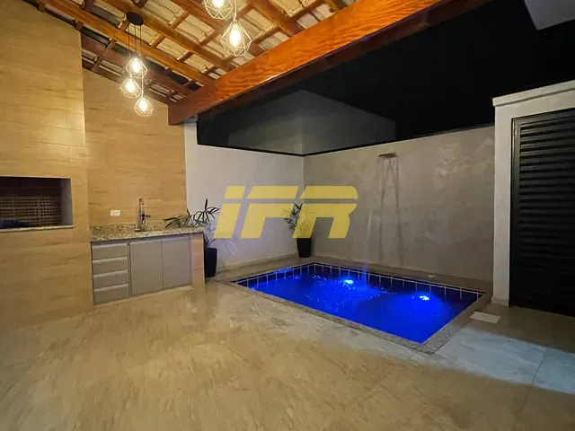 Casa 3 quartos e 3 banheiros, à venda, no bairro Condomínio Residencial e Comercial Laguna em Pindamonhangaba