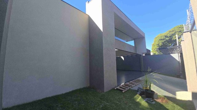 Casa 4 quartos e 6 banheiros, à venda, no bairro Zona 05 em Maringá