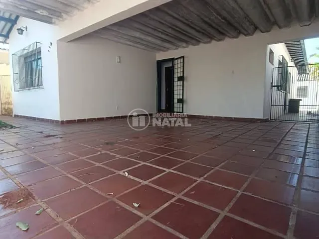 Casa com 300m² 3 quartos e 3 banheiros, para alugar, no bairro Jardim Santo Antônio em Londrina