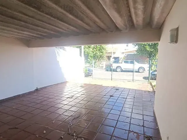 Casa com 300m² 3 quartos e 3 banheiros, para alugar, no bairro Jardim Santo Antônio em Londrina