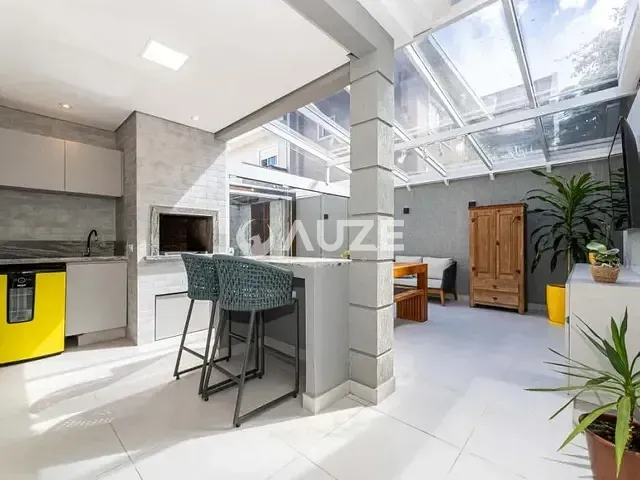 Casa com 226m² 3 quartos e 3 banheiros, à venda, no bairro Orleans em Curitiba