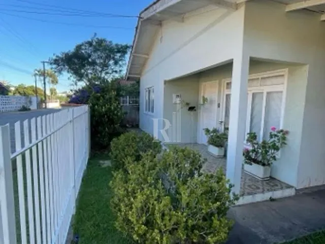 Casa com 301m² 3 quartos e 2 banheiros, à venda, no bairro Centro em Tijucas
