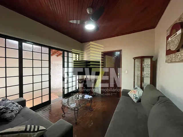 Casa com 380m² 5 quartos e 5 banheiros, à venda, no bairro Vila Mamedina em Lençóis Paulista