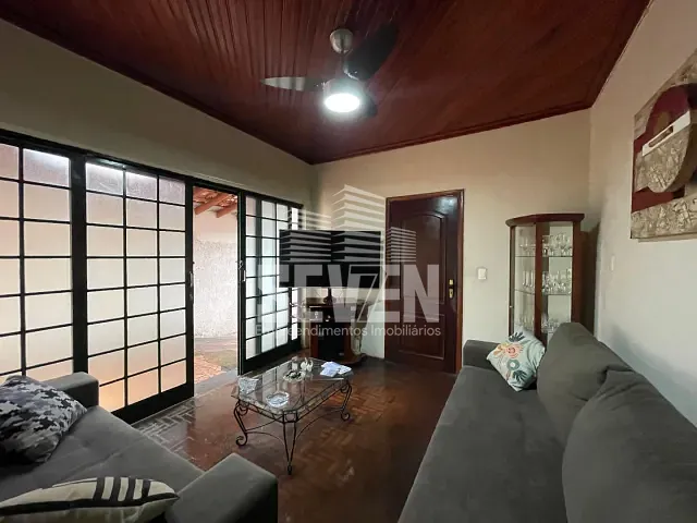 Casa com 380m² 5 quartos e 5 banheiros, à venda, no bairro Vila Mamedina em Lençóis Paulista