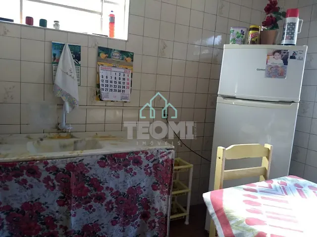 Casa com 279m² 2 quartos e 2 banheiros, à venda, no bairro Parque Aeroporto em Taubaté