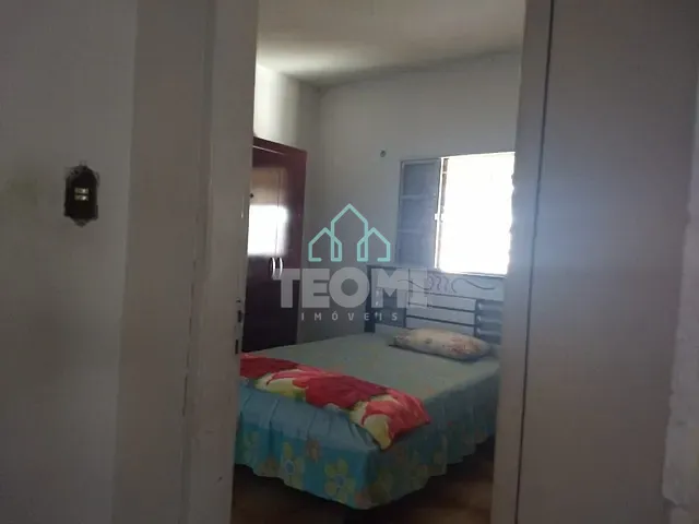 Casa com 279m² 2 quartos e 2 banheiros, à venda, no bairro Parque Aeroporto em Taubaté