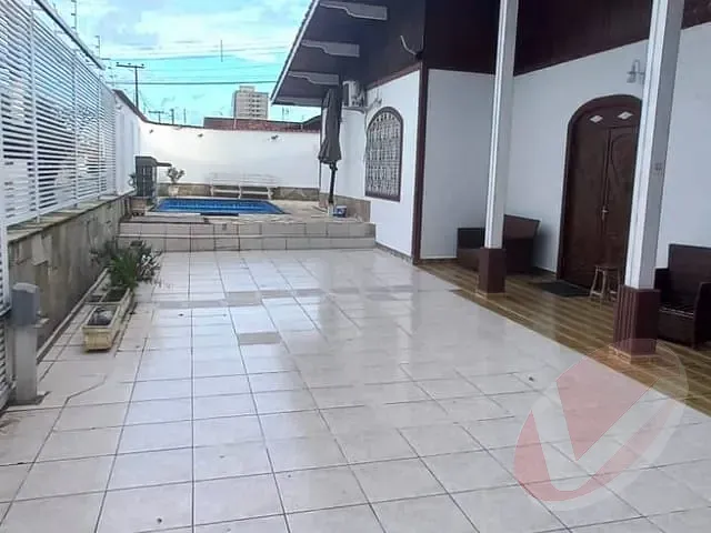 Casa com 305m² 3 quartos e 3 banheiros, à venda, no bairro Jardim Imperador em Praia Grande