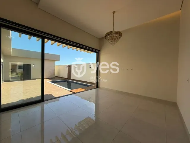 Casa 3 quartos e 3 banheiros, à venda, no bairro Loteamento Residencial Condomínio Villágio II em Araxá