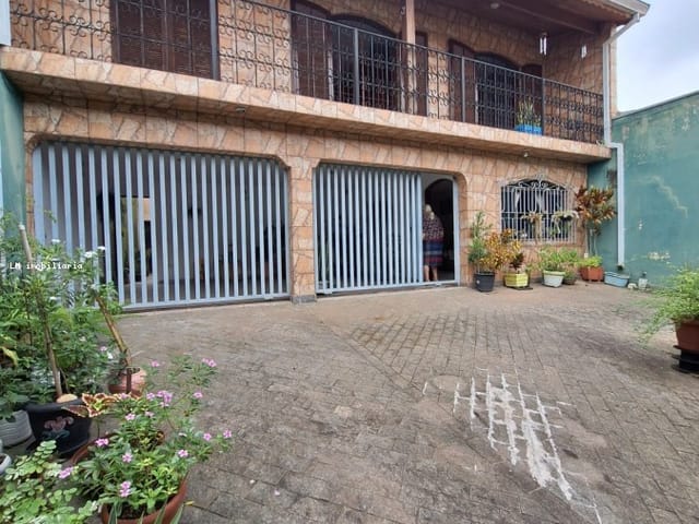 Casa 5 quartos e 5 banheiros, à venda, no bairro Jundiapeba em Mogi das Cruzes