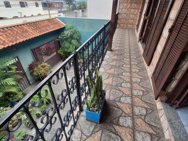 Casa 5 quartos e 5 banheiros, à venda, no bairro Jundiapeba em Mogi das Cruzes