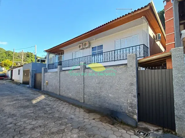 Casa 5 quartos e 4 banheiros, à venda, no bairro Tapera da Base em Florianópolis