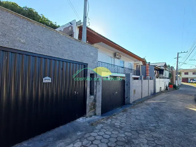 Casa 5 quartos e 4 banheiros, à venda, no bairro Tapera da Base em Florianópolis