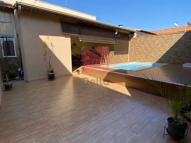 Casa 2 quartos e 2 banheiros, à venda, no bairro Jardim Itália em Pirassununga