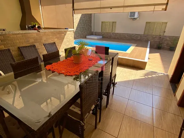 Casa 2 quartos e 2 banheiros, à venda, no bairro Jardim Itália em Pirassununga