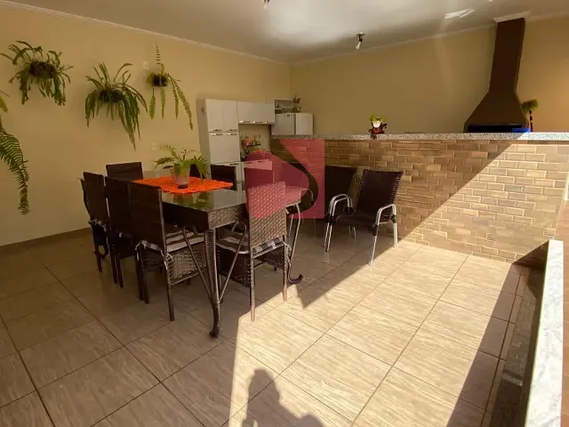 Casa 2 quartos e 2 banheiros, à venda, no bairro Jardim Itália em Pirassununga