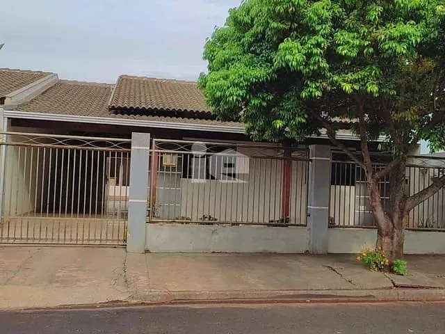 Casa com 250m² 3 quartos e 2 banheiros, à venda, no bairro Residencial Benedito Ferreira em Rolândia