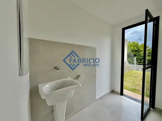 Casa com 81m² 2 quartos e 1 banheiro, à venda, no bairro Bairro Capivari em Louveira