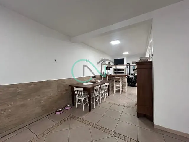 Casa com 350m² 3 quartos e 2 banheiros, à venda, no bairro Oeste em Sapiranga