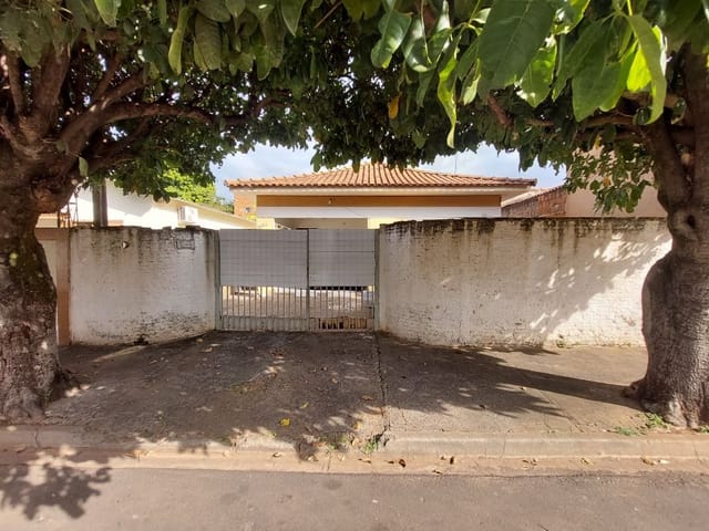 Casa com 250m² 3 quartos e 2 banheiros, à venda, no bairro Jardim São Paulo em Birigüi