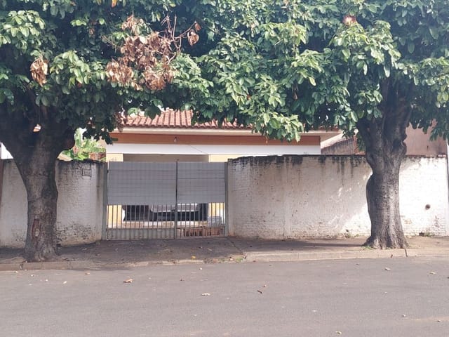 Casa com 250m² 3 quartos e 2 banheiros, à venda, no bairro Jardim São Paulo em Birigüi