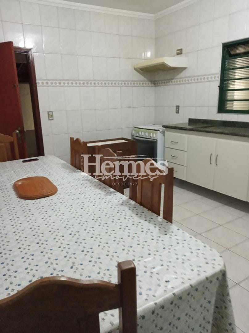 Casa à venda com 3 quartos, 240m² - Foto 3