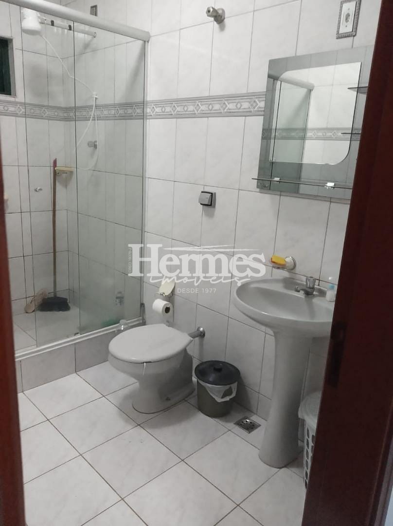 Casa à venda com 3 quartos, 240m² - Foto 8