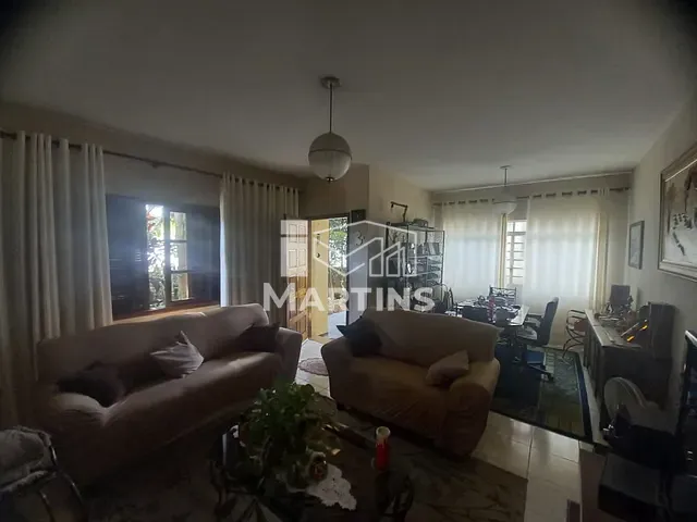 Casa 3 quartos e 2 banheiros, à venda, no bairro Vila Pirajussara em São Paulo