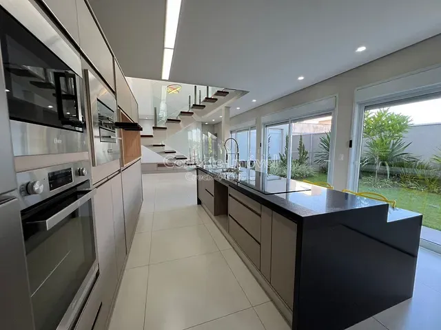 Casa com 250m² 2 quartos e 3 banheiros, à venda, no bairro Resedás em Holambra