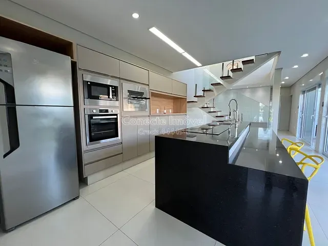 Casa com 250m² 2 quartos e 3 banheiros, à venda, no bairro Resedás em Holambra