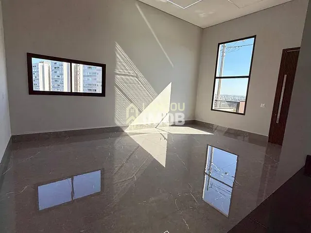 Casa com 260m² 3 quartos e 2 banheiros, à venda, no bairro Vila Rio Branco em Jundiaí