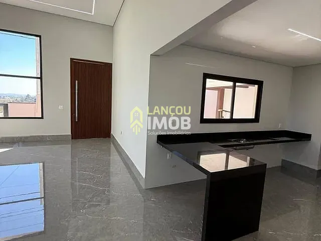 Casa com 260m² 3 quartos e 2 banheiros, à venda, no bairro Vila Rio Branco em Jundiaí