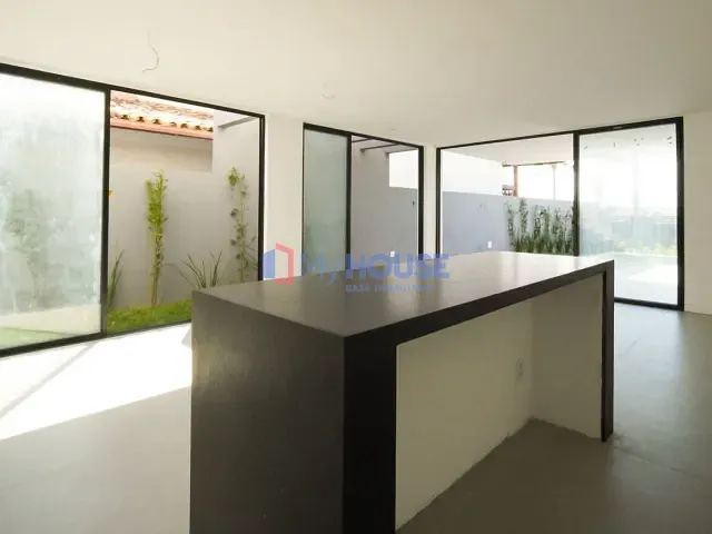Casa com 240m² 4 quartos e 5 banheiros, à venda, no bairro Nossa Senhora da Vitória em Ilhéus