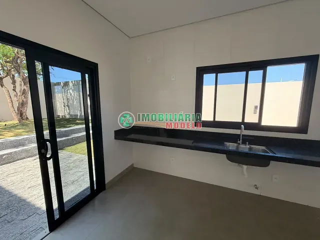 Casa 3 quartos e 1 banheiro, à venda, no bairro Flamboyant III em Canarana