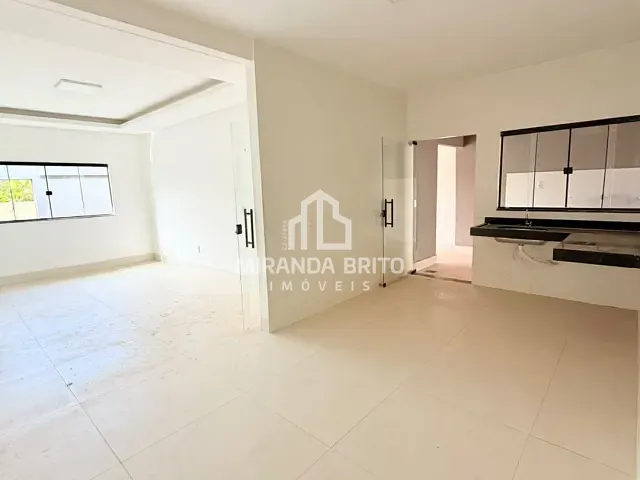 Casa 2 quartos e 2 banheiros, à venda, no bairro Jardim Veneza em Aparecida de Goiânia
