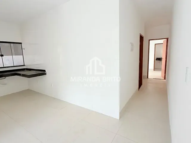 Casa 2 quartos e 2 banheiros, à venda, no bairro Jardim Veneza em Aparecida de Goiânia