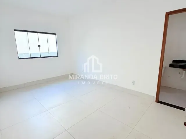 Casa 2 quartos e 2 banheiros, à venda, no bairro Jardim Veneza em Aparecida de Goiânia