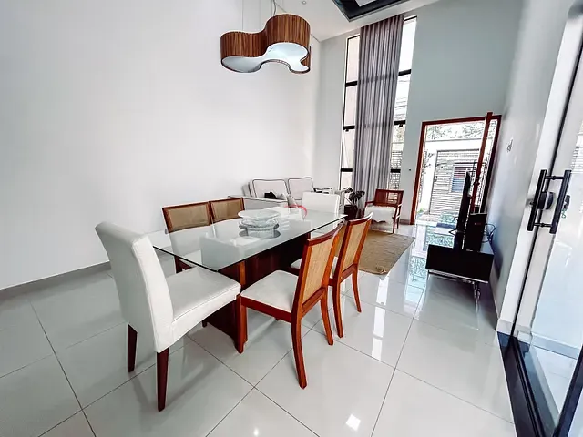 Casa com 212m² 3 quartos e 2 banheiros, à venda, no bairro Monte Carlo em Londrina