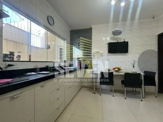 Casa com 220m² 3 quartos e 3 banheiros, à venda, no bairro Jardim Paulista em Bauru