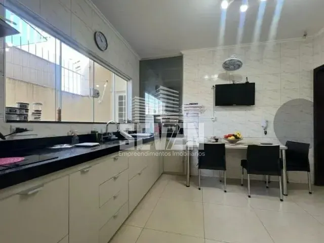 Casa com 220m² 3 quartos e 3 banheiros, à venda, no bairro Jardim Paulista em Bauru