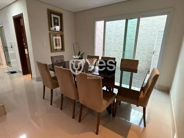 Casa 3 quartos e 3 banheiros, à venda, no bairro Centro em Araxá