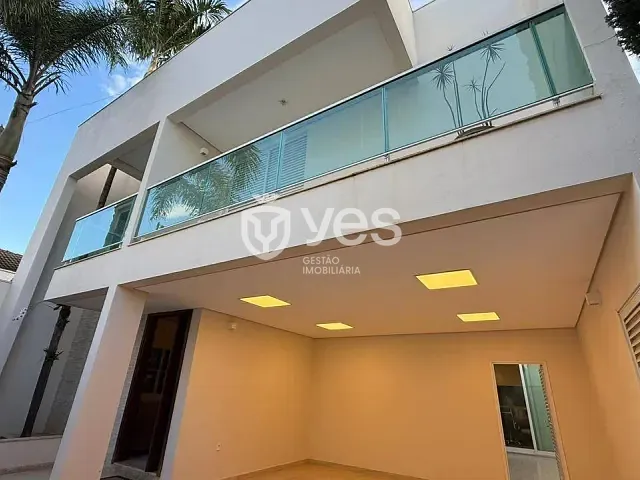 Casa 3 quartos e 3 banheiros, à venda, no bairro Centro em Araxá